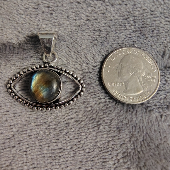 Labradorite Evil Eye Silver Pendant - Picture 4 of 5